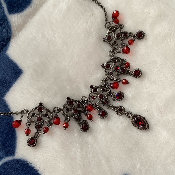 VTG Vida Jewels Victorian Gothic Style Red Bead Silver Tone Drop Necklace - Picture 5 of 7